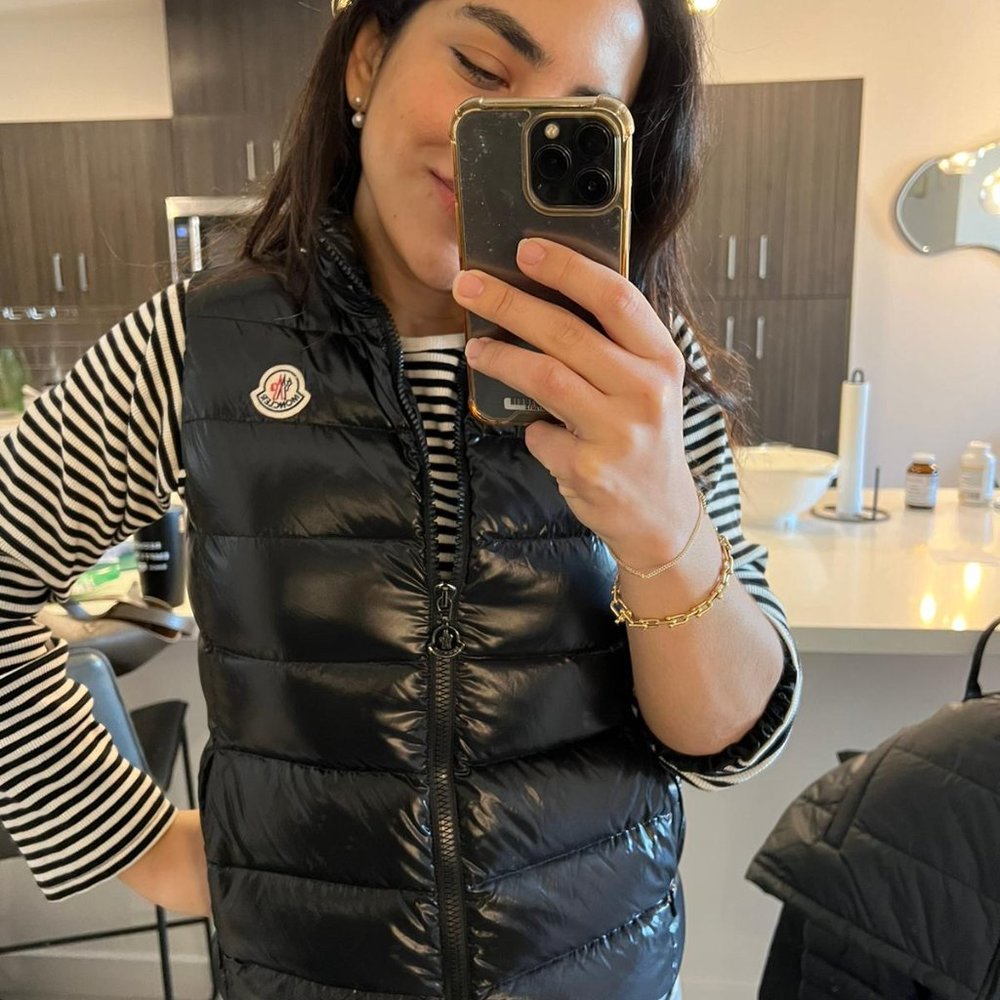 Moncler Ghany Down Vest size 0 Shiny Quilted Black Puffer